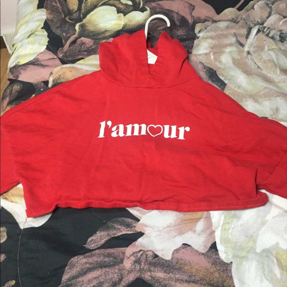 Divided red cropped shirt